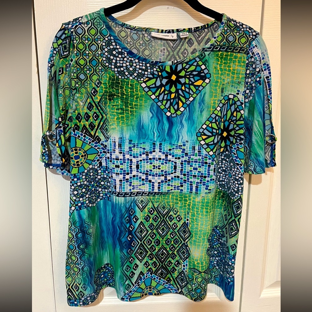 Susan Graver blouse. Size XS. Machine wash.